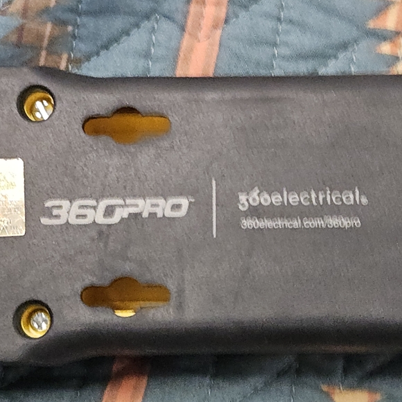 360 Surge Protector‎ - Picture 3 of 4